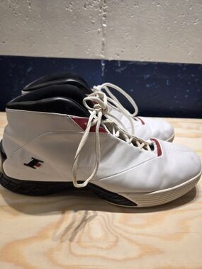Vintage 2000s Reebok Allen Iverson I3 Playoff 2 Basketball Shoes (Size 13)